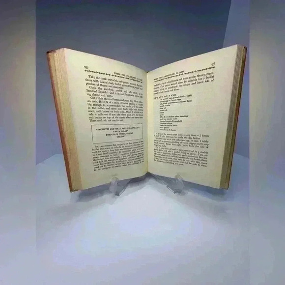 A Brides Cookbook by Peggy Harvey. Vintage Book - Picture 3 of 6